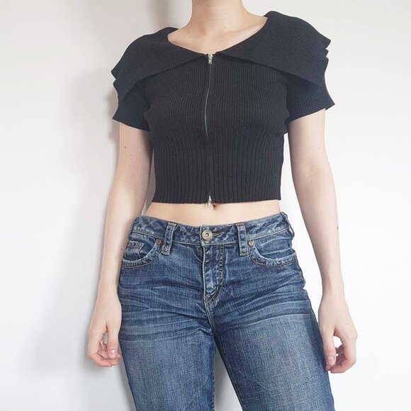 Japanese Gothic black zip-up top with big bat collar - Picture 4 of 9